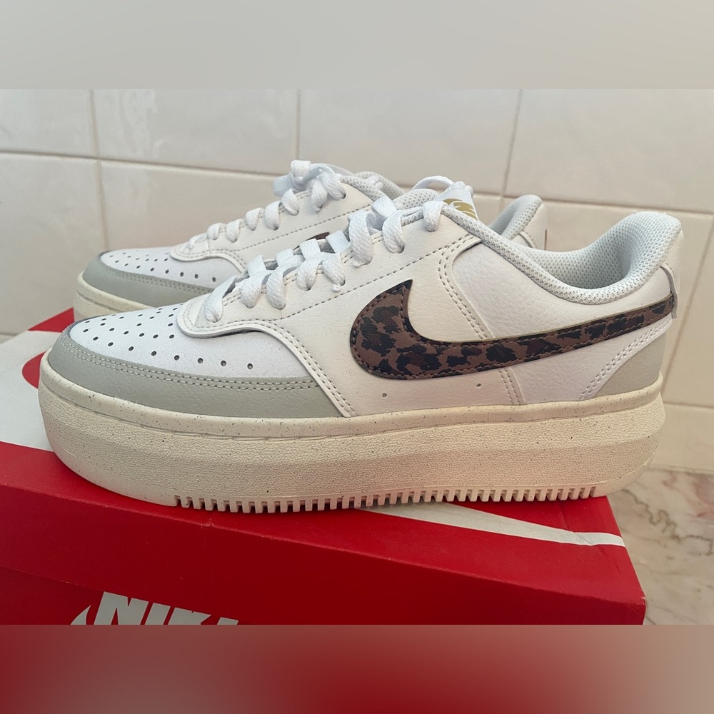 NIKE Court Vision Alta